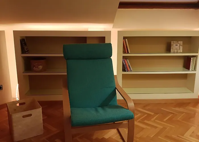 18 Torres Alfonso Attic Апартаменты